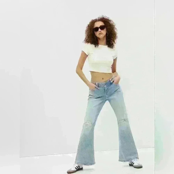 PROJECT GAP Low  Rise Y2K Flare Jeans with Washwell - Picture 3 of 6